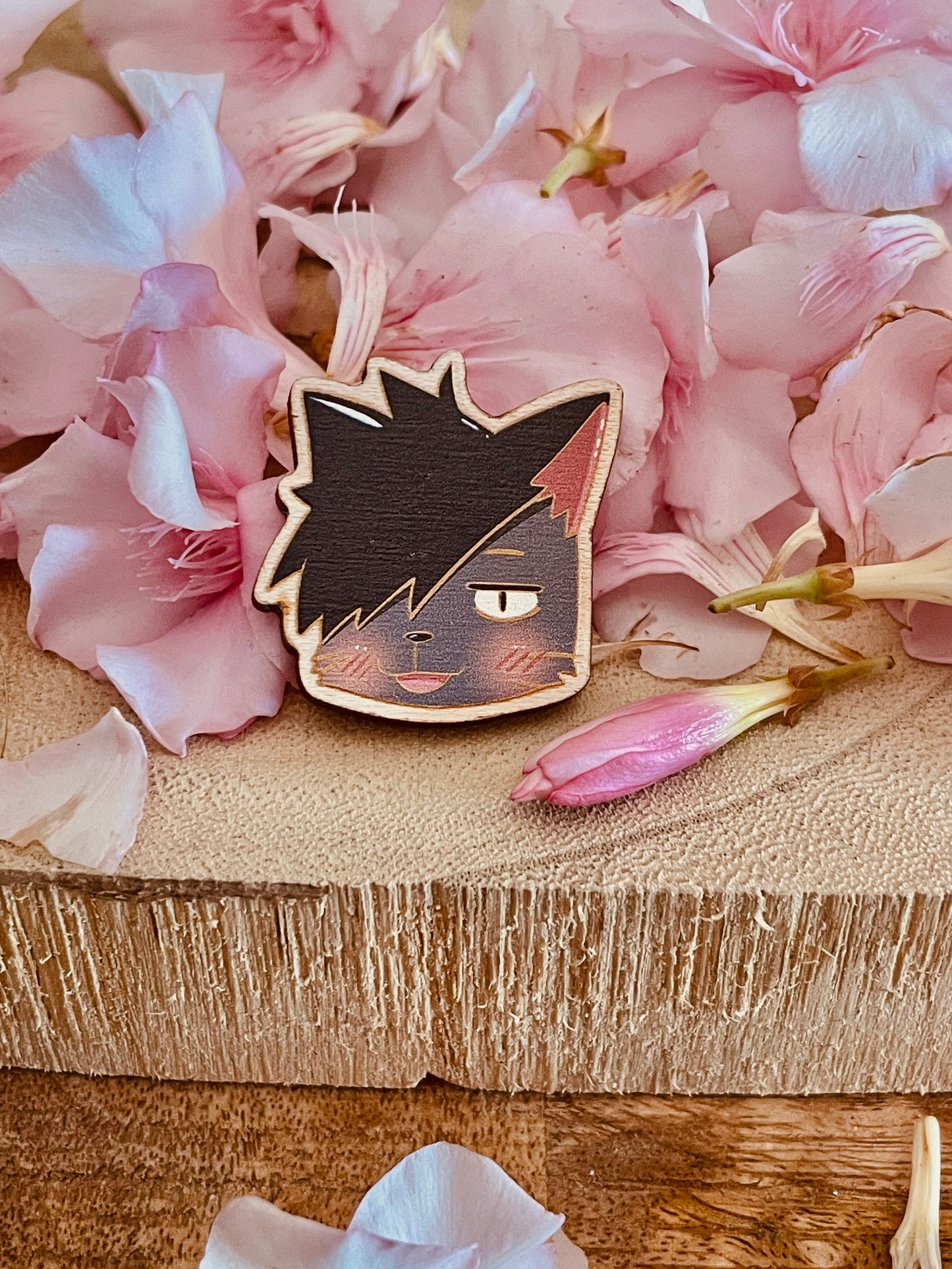 Wood pin black cat