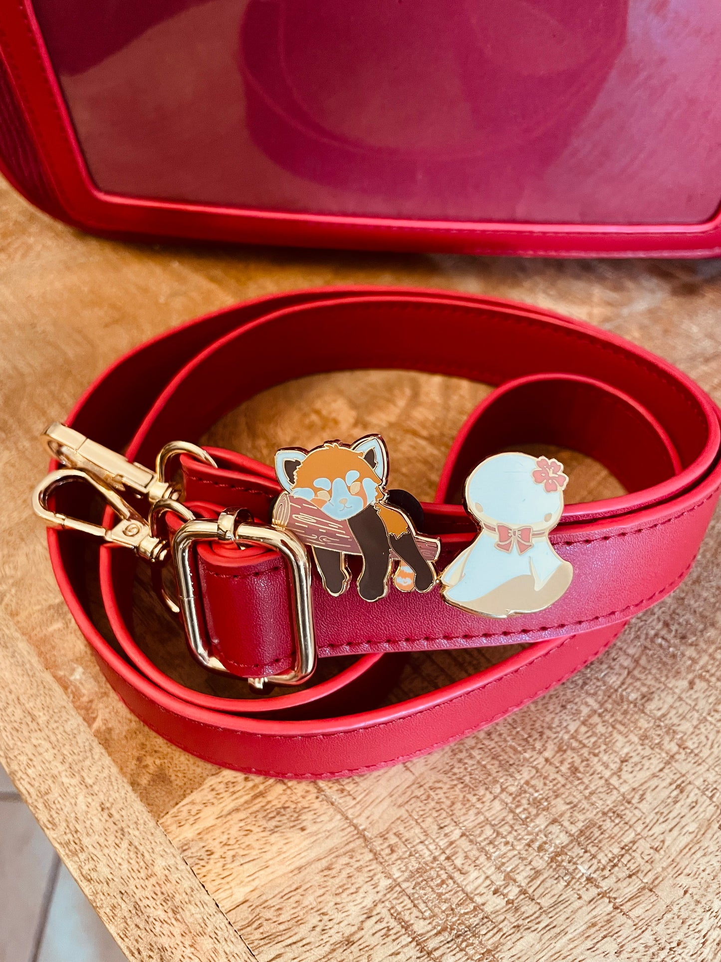 Bundle Gold Itabag + Passport cover +2 Enamel pin + 1 Prodotto omaggio