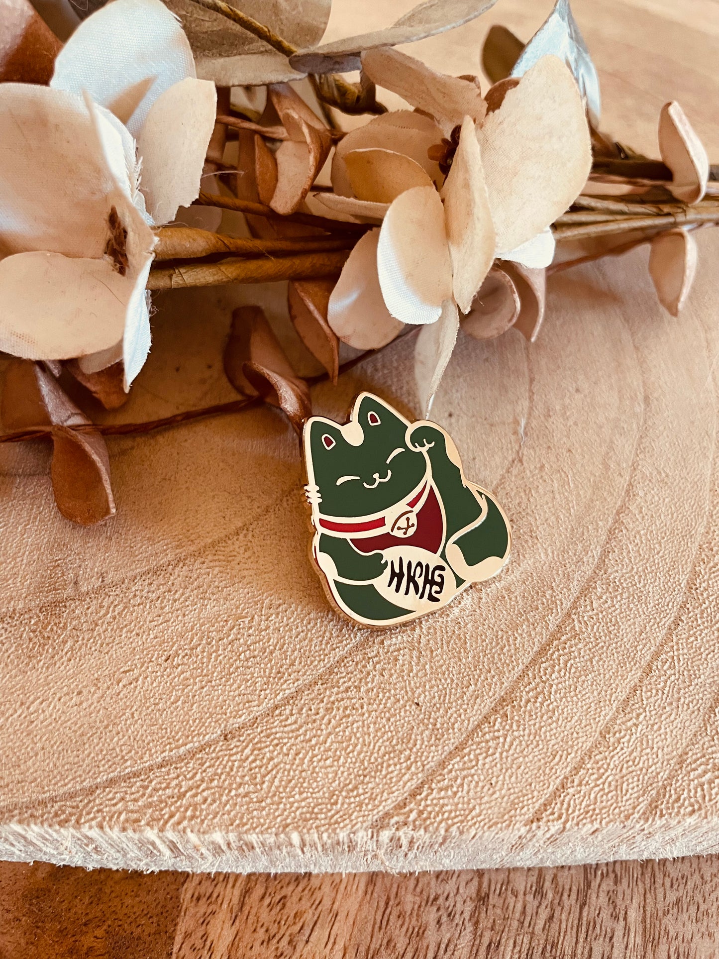 Green maneki Neko enamel pin