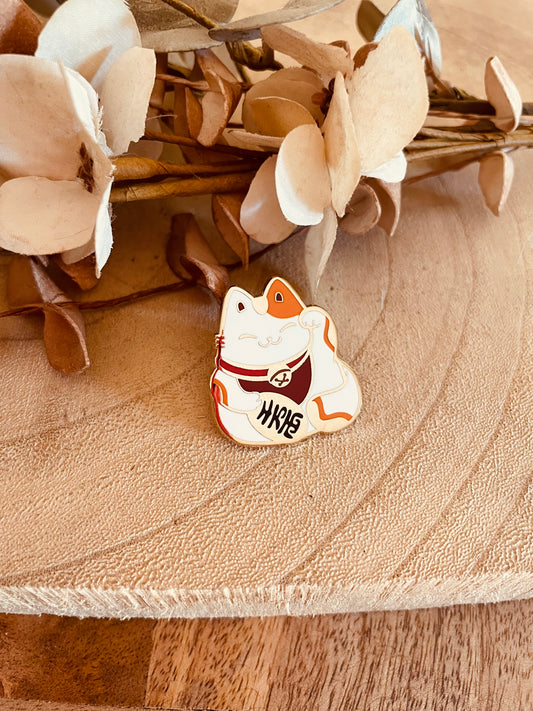 White maneki Neko enamel pin