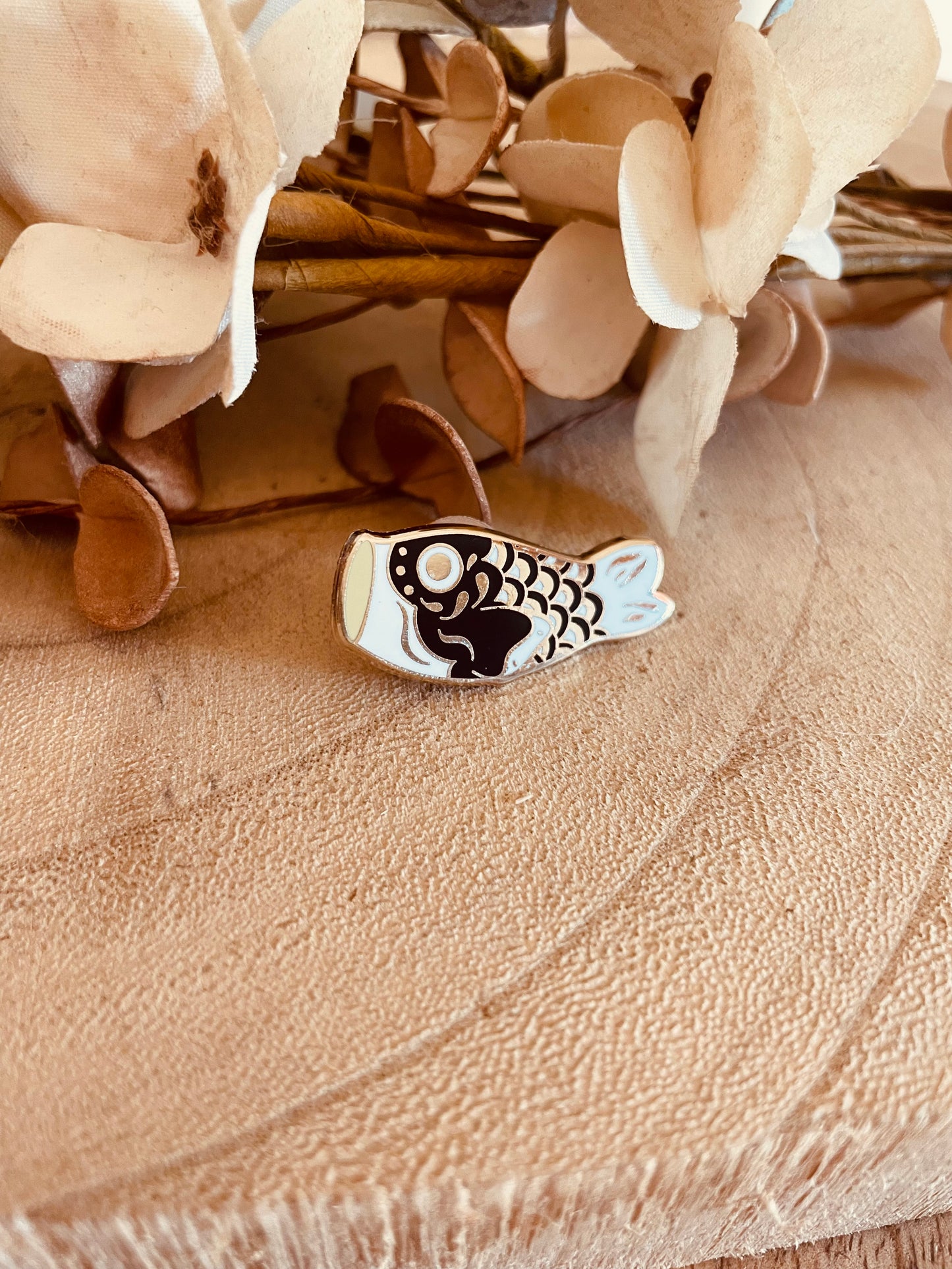Black koinobori enamel pin